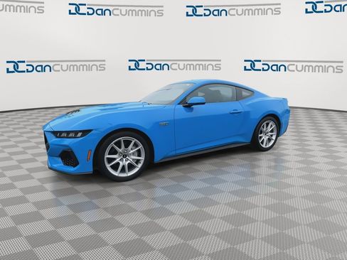Used 2025 Ford Mustang GT Premium RWD image 4