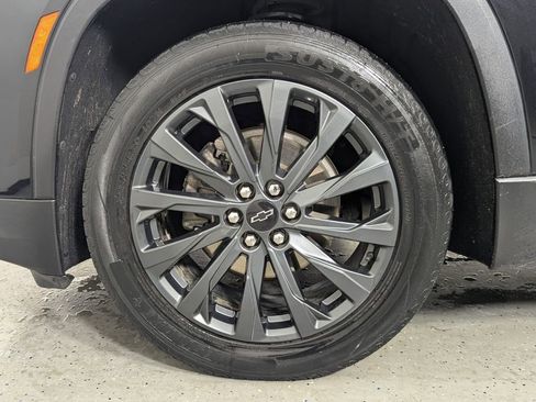 Used 2023 Chevrolet Traverse RS image 9