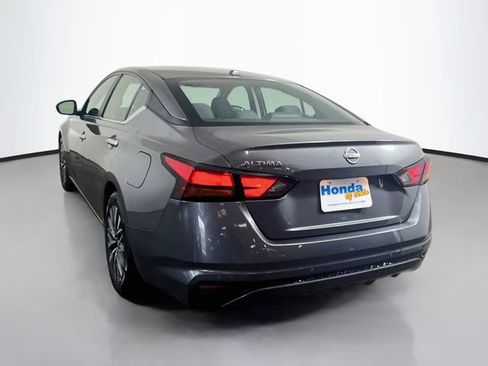 Used 2025 Nissan Altima 2.5 SV FWD image 7