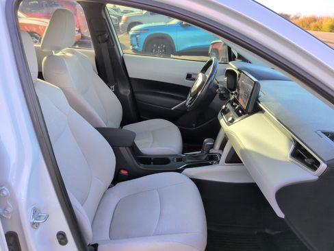 Used 2023 Toyota Corolla Cross LE image 18