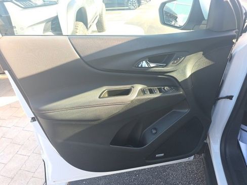 Used 2022 Chevrolet Equinox RS w/ RS Leather Package image 10