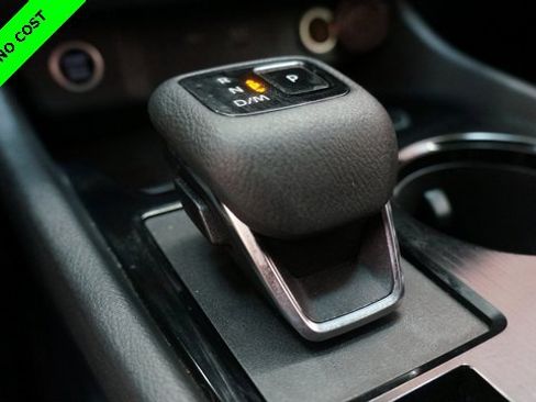 Used 2022 Nissan Rogue S image 19