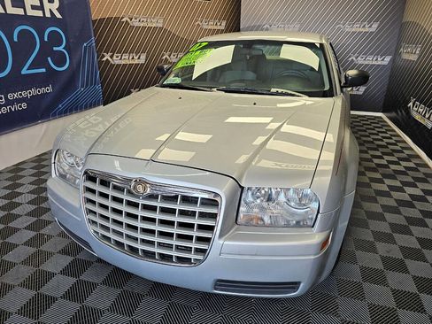 Used 2007 Chrysler 300 image 3