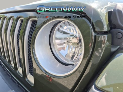 Used 2021 Jeep Wrangler Unlimited Sahara AWD/4WD image 30