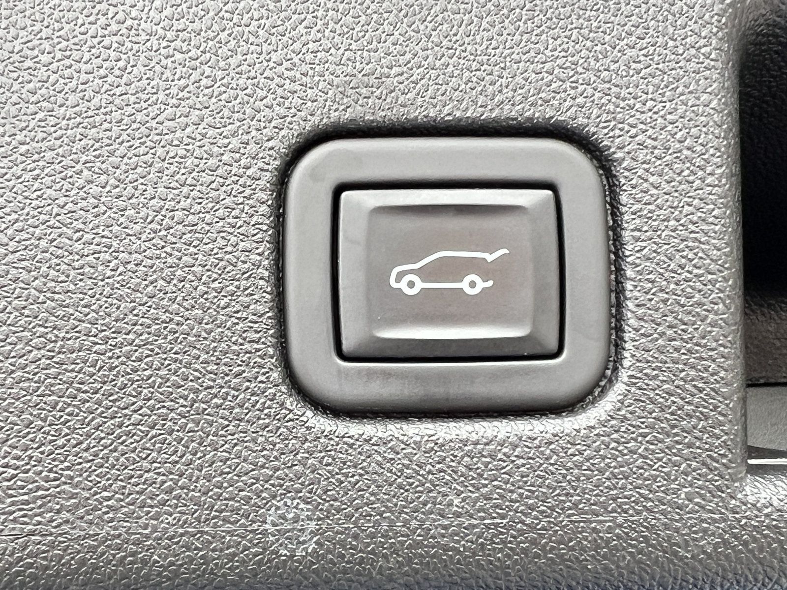 Used 2024 Chevrolet Equinox RS w/ RS Leather Package AWD/4WD image 37