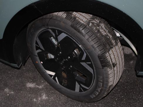 New 2025 Kia Niro Wind w/ Wind Preserve Package image 10