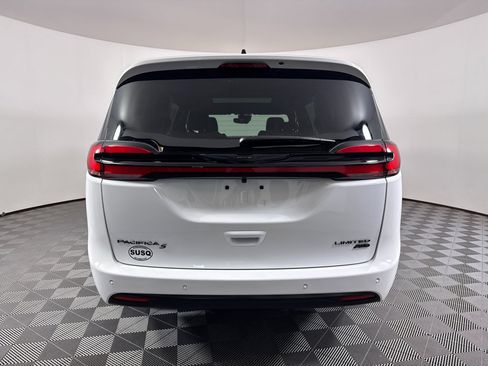 New 2026 Chrysler Pacifica Limited w/ S Appearance Package image 9