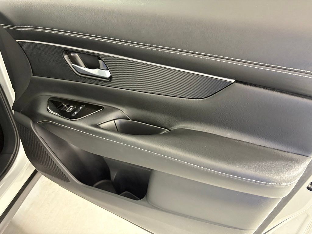 Certified 2025 Nissan Murano SV FWD image 42