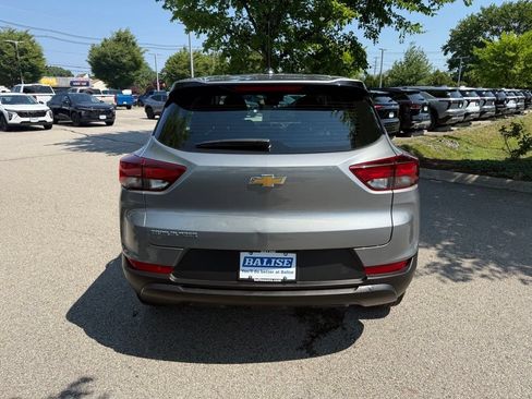Used 2023 Chevrolet TrailBlazer LS FWD image 4