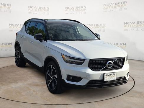 Used 2021 Volvo XC40 T5 R-Design w/ Advanced Package AWD/4WD image 7