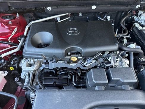 Used 2022 Toyota RAV4 LE image 32