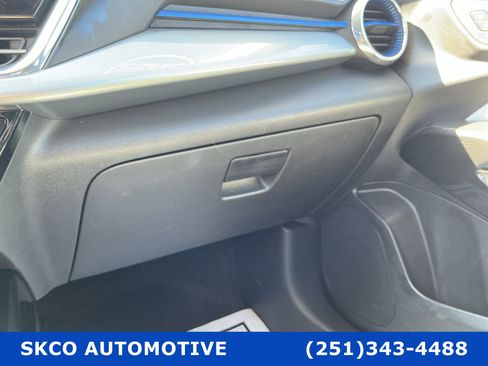 Used 2025 Chevrolet Trax LT w/ LT Convenience Package image 24