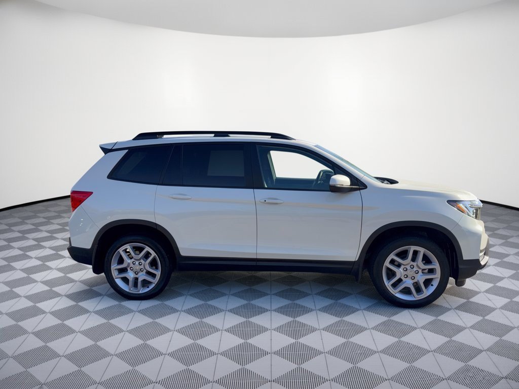 Certified 2025 Honda Passport EX-L image 8