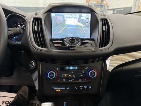 Used 2019 Ford Escape Titanium AWD/4WD image 17