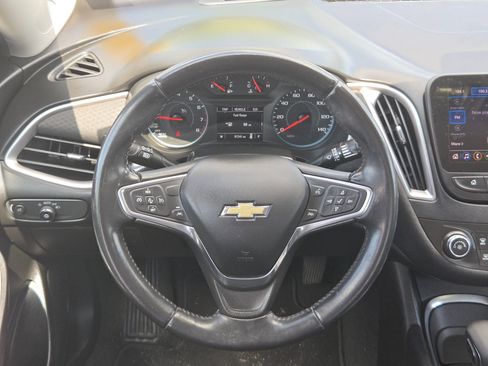 Used 2021 Chevrolet Malibu RS FWD image 18
