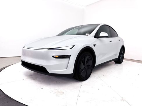 Used 2026 Tesla Model Y Long Range AWD/4WD image 14