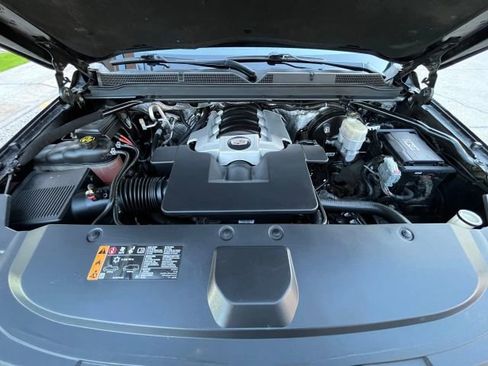 Used 2017 Cadillac Escalade ESV Platinum image 10