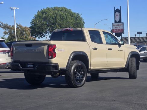 Used 2024 Chevrolet Colorado Trail Boss w/ Technology Package AWD/4WD image 3
