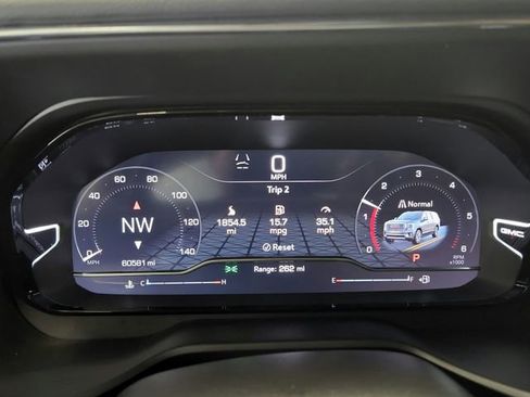 Used 2024 GMC Yukon XL Denali image 19