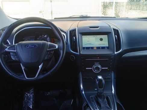 Used 2018 Ford Edge Titanium image 7