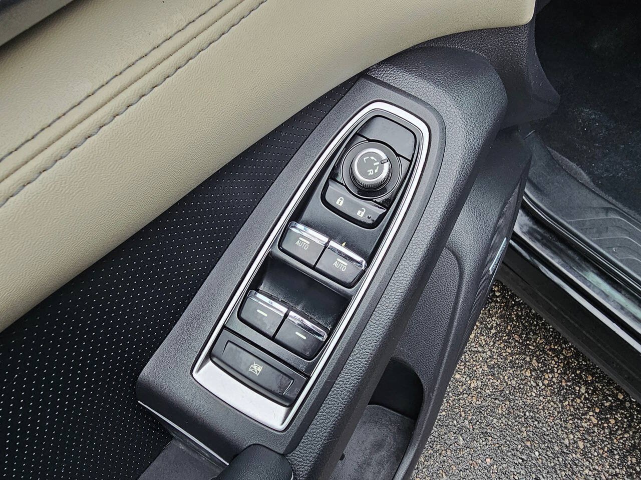 Used 2019 Subaru Ascent Limited AWD/4WD image 12