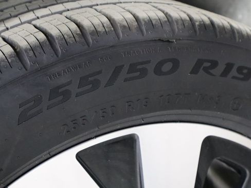 Used 2025 Volkswagen ID.4 Pro RWD image 35