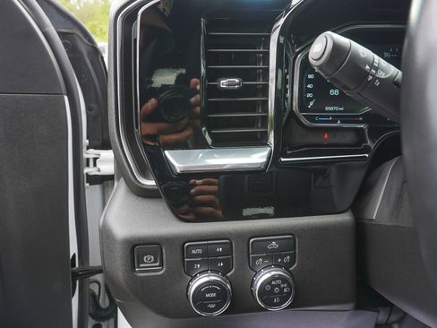 Used 2023 GMC Sierra 1500 Elevation w/ X31 Off-Road Package AWD/4WD image 18