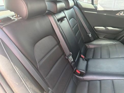 Used 2020 Kia Stinger GT2 image 13