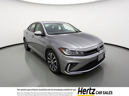 Used 2025 Volkswagen Jetta SE image 1