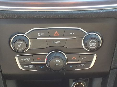 Used 2016 Dodge Charger SE w/ Power Sunroof Group image 7