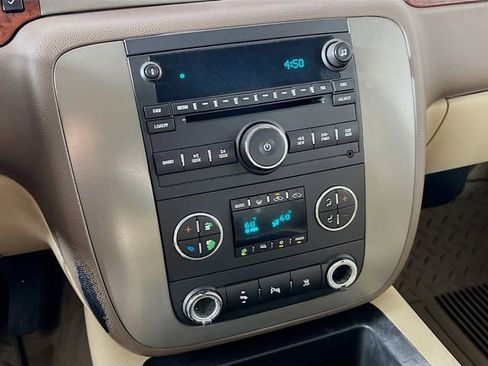 Used 2011 GMC Sierra 2500 SLT w/ SLT Convenience Package AWD/4WD image 16