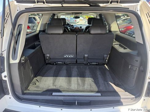 Used 2013 Cadillac Escalade ESV Luxury AWD/4WD image 23