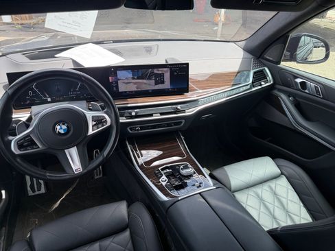 Used 2023 BMW X7 xDrive40i w/ M Sport Package AWD/4WD image 24