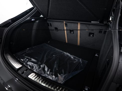 Certified 2026 Porsche Macan AWD/4WD image 28