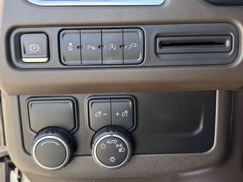 Used 2021 Chevrolet Tahoe LT image 22