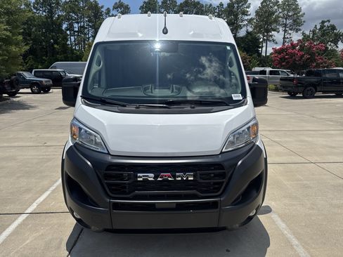 Used 2025 RAM ProMaster 2500 w/ Convenience Group FWD image 3