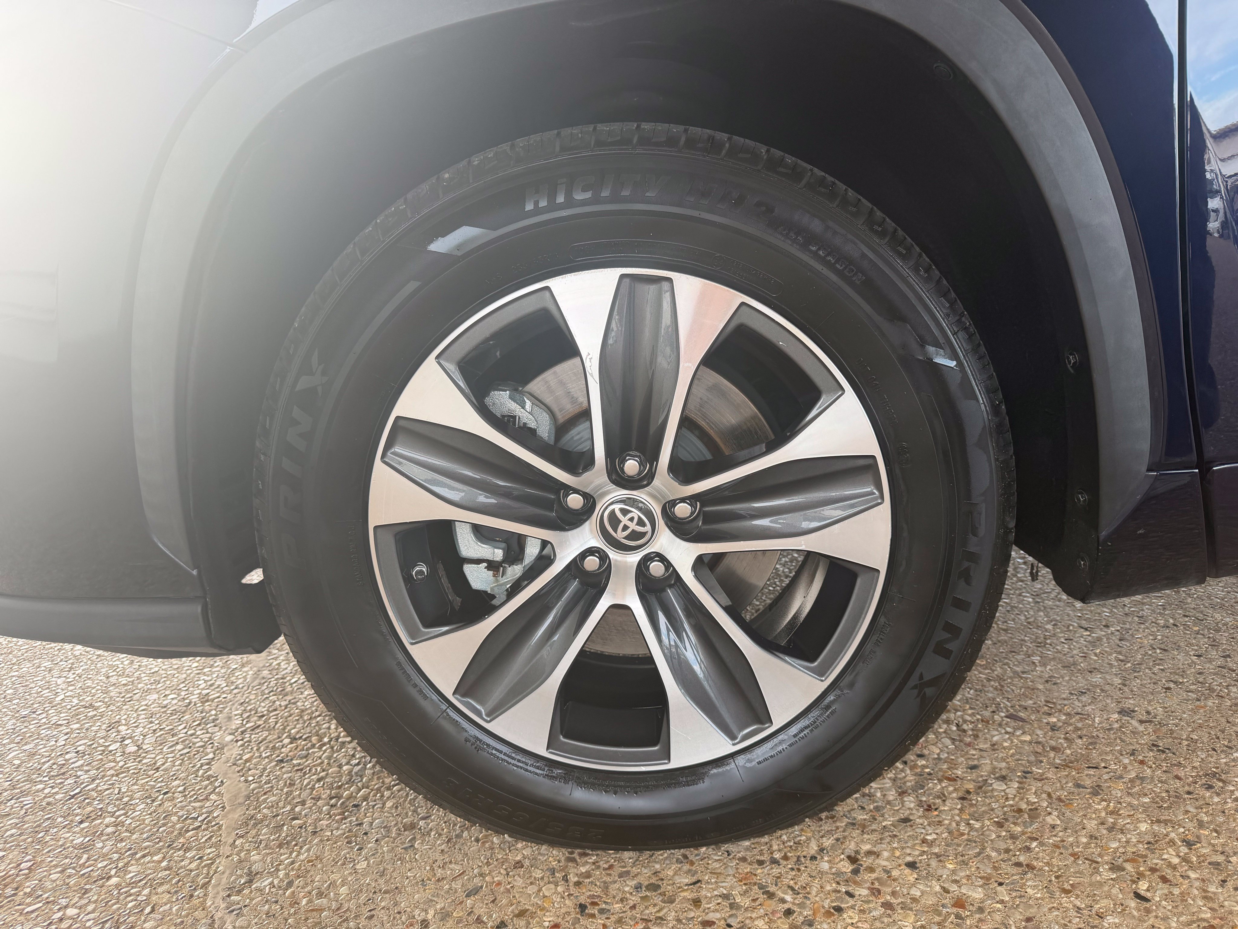 Used 2020 Toyota Highlander XLE FWD image 7