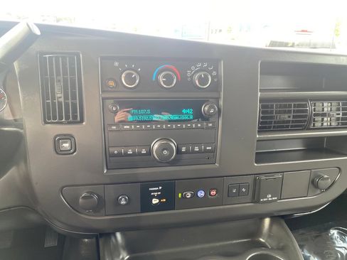 Used 2025 Chevrolet Express 3500 LT w/ LT Preferred Equipment Group RWD image 16
