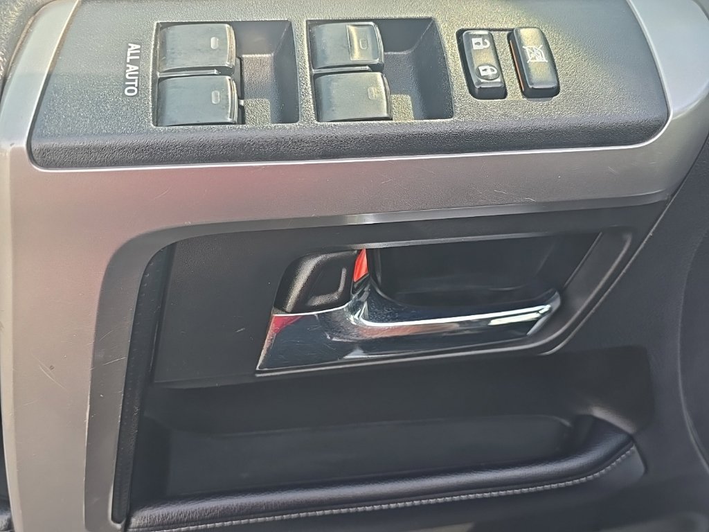 Used 2018 Toyota 4Runner SR5 AWD/4WD image 9
