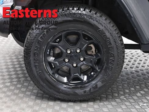 Used 2023 Jeep Wrangler Unlimited w/ Cold Weather Group AWD/4WD image 32