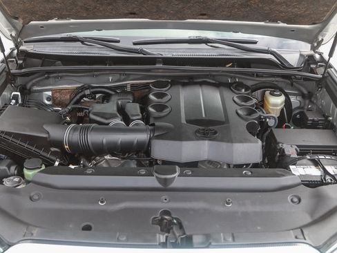 Used 2020 Toyota 4Runner SR5 image 29