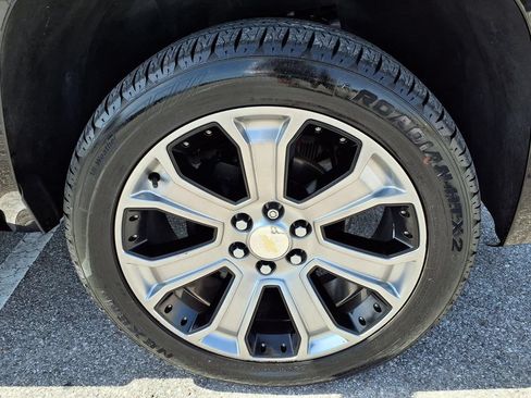 Used 2020 Chevrolet Tahoe LT w/ Off-Road Package AWD/4WD image 9