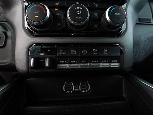 Used 2024 RAM 3500 Big Horn w/ Towing Technology Group AWD/4WD image 19