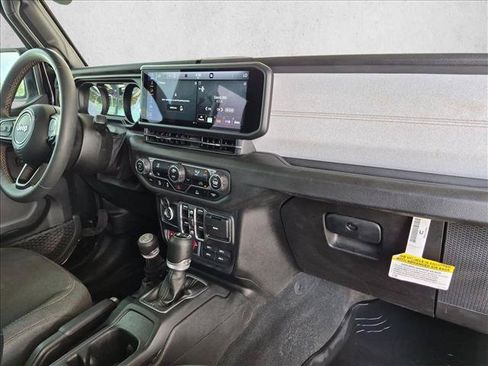 Used 2024 Jeep Gladiator Sport AWD/4WD image 21
