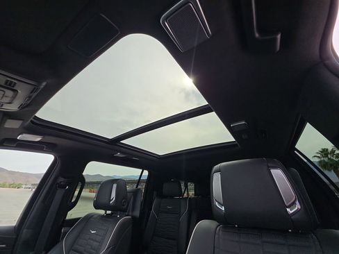 Used 2024 Cadillac Escalade ESV Sport Platinum image 19