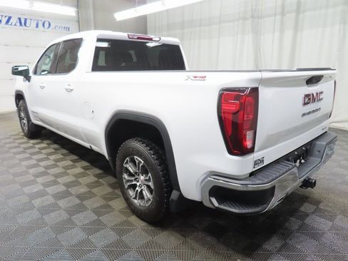 Used 2024 GMC Sierra 1500 SLE w/ X31 Off-Road Package image 5