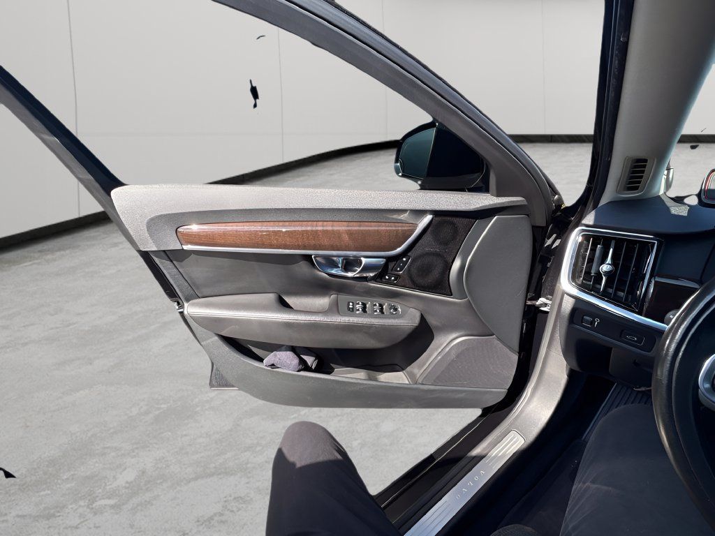 Used 2020 Volvo S90 T6 Momentum AWD/4WD image 6