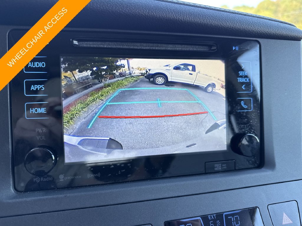 Used 2017 Toyota Sienna XLE Premium FWD image 16