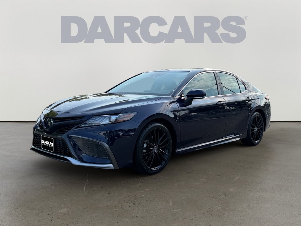 Used 2022 Toyota Camry XSE FWD image 2