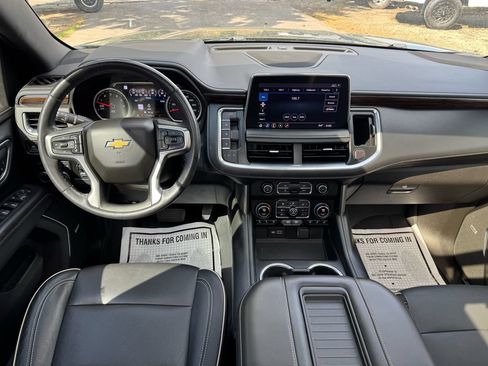 Used 2021 Chevrolet Suburban Premier w/ Premium Package AWD/4WD image 17